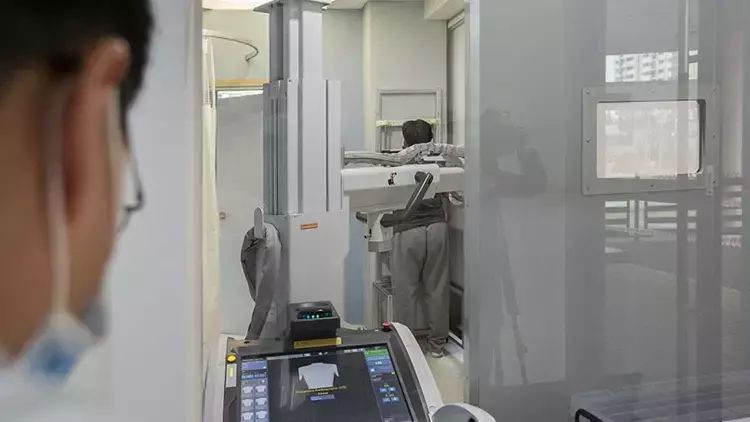 Cənubi Koreyada Covid-19 müraciətlərin sayı 4 həftə ərzində 6 dəfə artıb