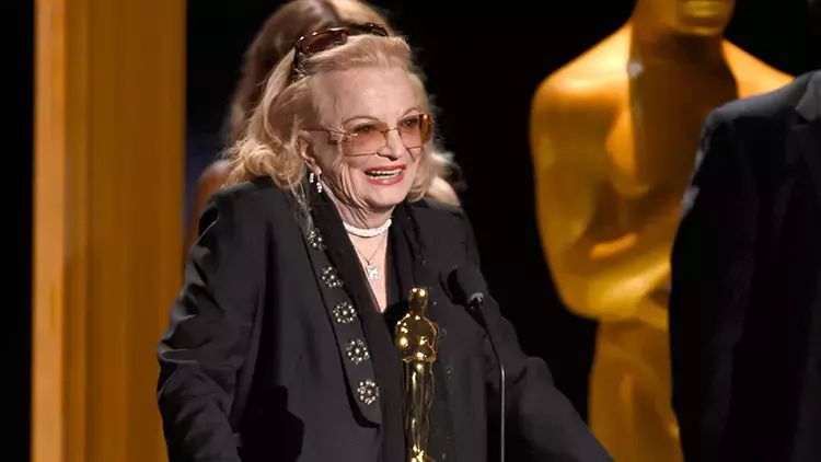 “The Notebook” serialının ulduzu Gena Roulens dünyasını dəyişib