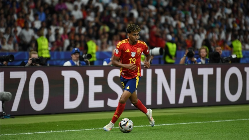 “Barcelona”lı futbolçunun atasına bıçaqlı hücum edildi