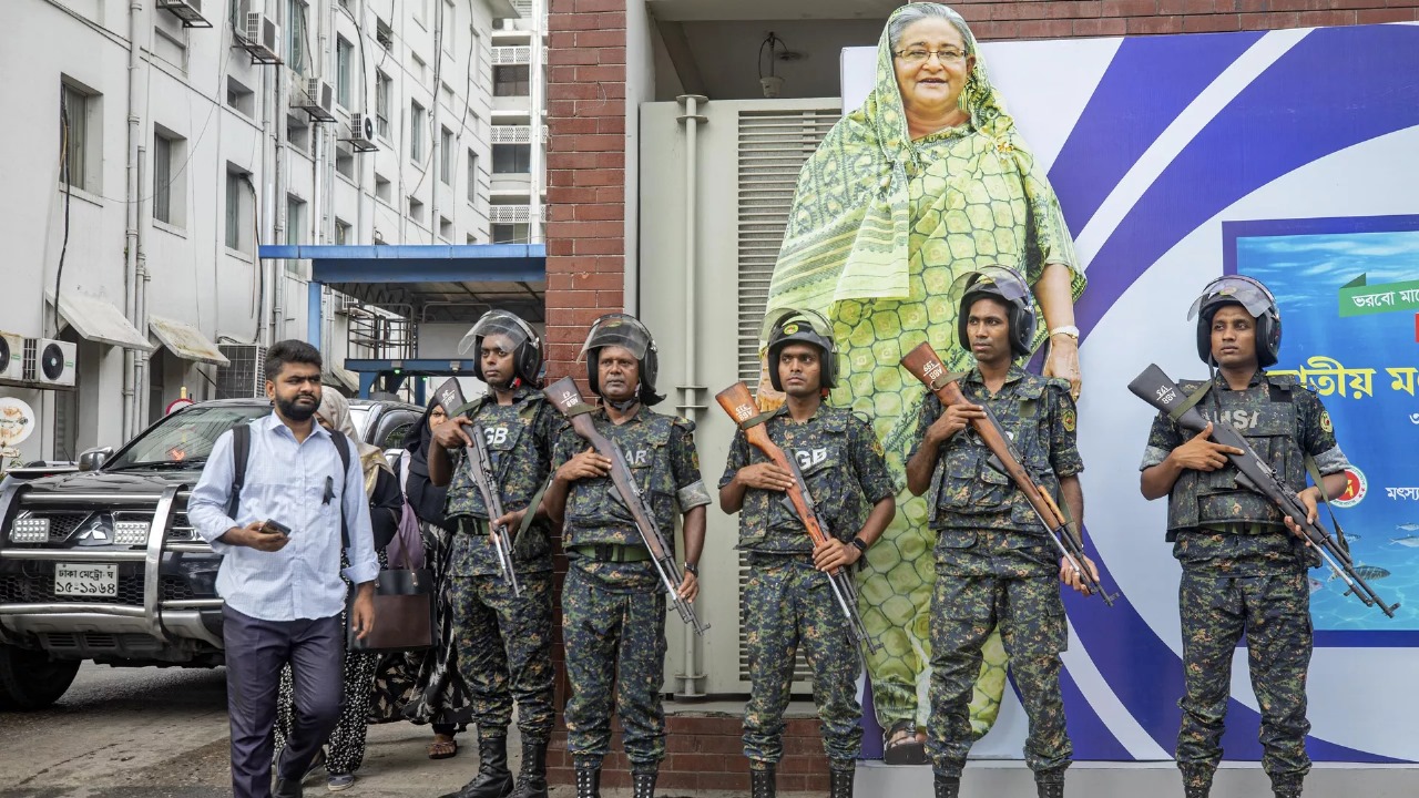 Banqladeşdə yeni hökumət Rusiya və ABŞ səfirlərini geri çağırdı