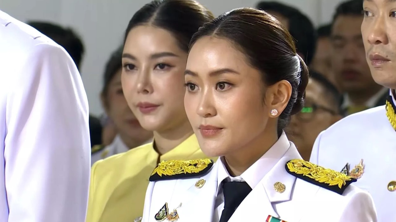 Taylandın ən gənc baş naziri vəzifəsinin icrasına başladı