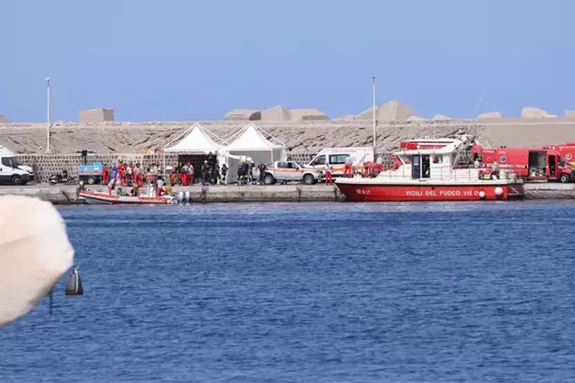 İtaliyada superyaxta batıb