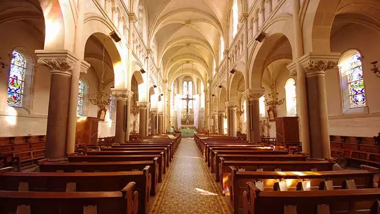 Ukraynada Rusiyaya bağlı kilsələrin fəaliyyəti qadağan edilib