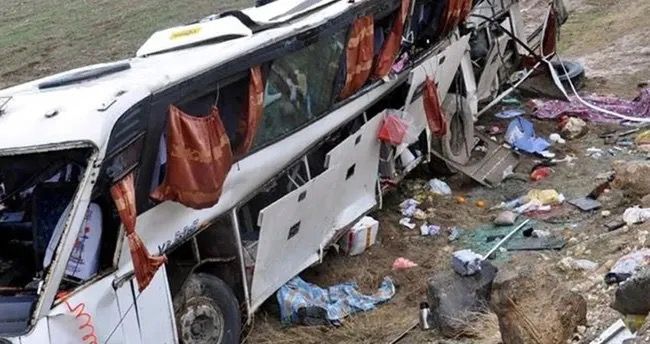 İraqda pakistanlıları daşıyan avtobus aşıb