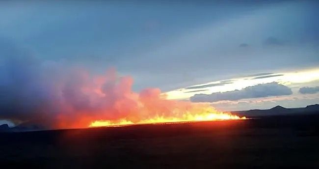 Vulkan İslandiyada lava püskürdü