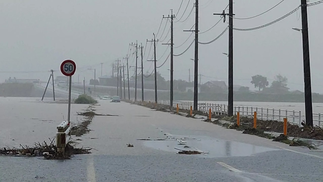Yaponiyanı tayfundan sonra fırtına hadisəsi baş verib