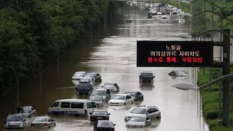 Şimali Koreyada 30 dövlət məmuru edam edilib