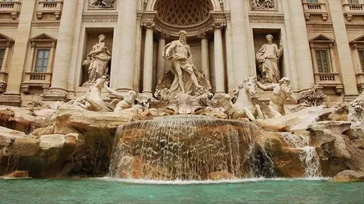 Romadakı tarixi fəvvarə üçün bilet sistemi gətirilir