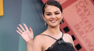Selena Qomes milyarder oldu