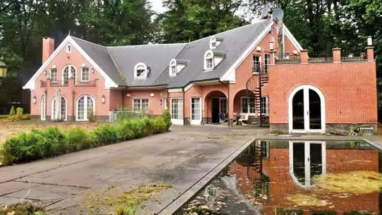 Türk mafiyasının villaları satılır