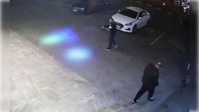 Sərxoş erməni bloger Moskvada insanları atəşə tutdu - ANBAAN VİDEO