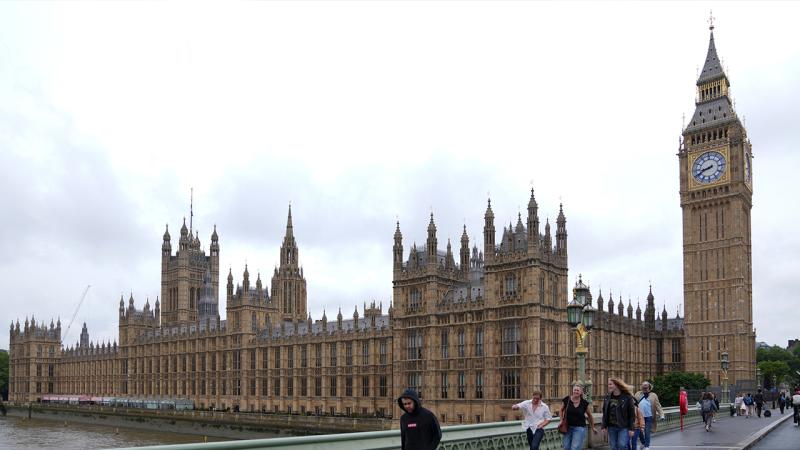 Britaniyadan Rusiyanın 6 diplomatı deportasiya etməsinə SƏRT REAKSİYA