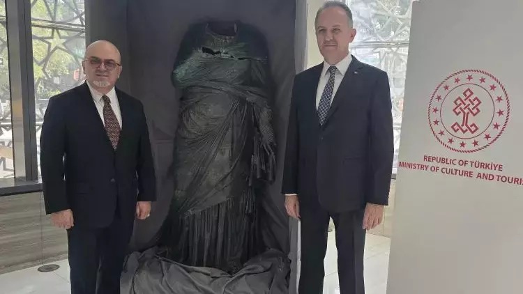 ABŞ-da mərasim: 14 tarixi əsər Türkiyəyə qaytarıldı