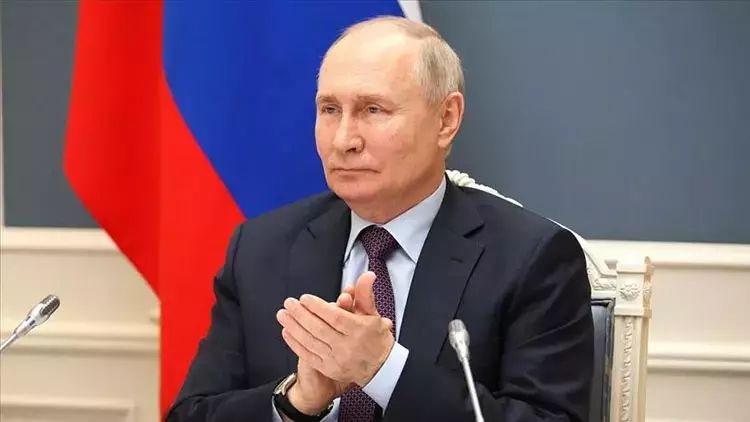 Putin imzaladı: Əsgərlərin sayı 1,5 milyona yüksəldi