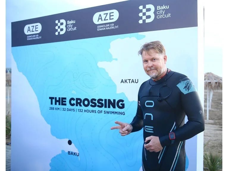 Yeriyərək dünyanı gəzmiş səyahətçi Xəzər dənizini üzərək keçib