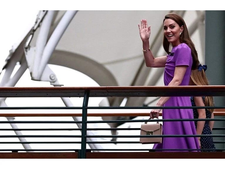 Xərçəng müalicəsini tamamladı: Şahzadə Kate sakitcə vəzifəsinə qayıtdı