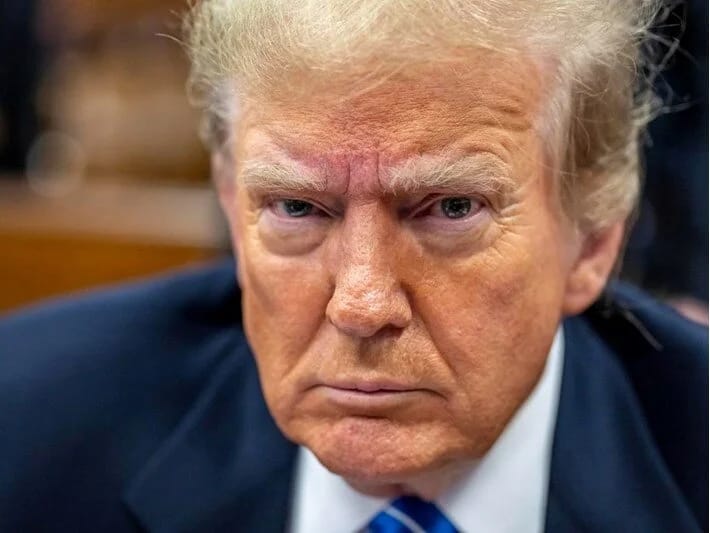 Tramp iki sui-qəsd cəhdindən sağ çıxdı