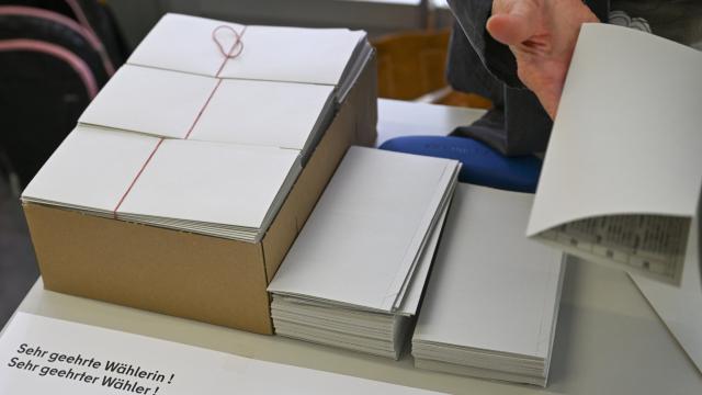 Almaniyanın Brandenburq şəhərində keçirilən seçkilər başa çatıb