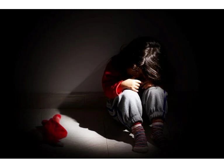 Qonşular biabırçılığı ortaya qoydular: 12 saat nəcislə dolu otağda saxlanıldı