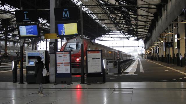 Fransada bir qrup dəmiryol işçisi tətilə çıxıb