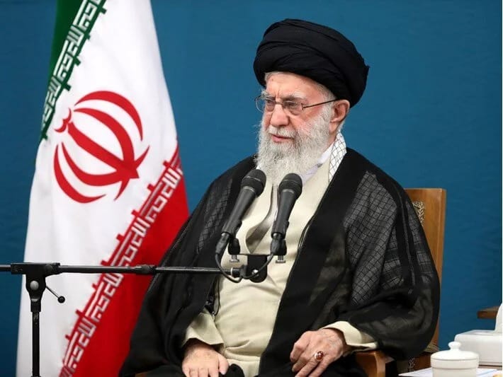 İranın dini lideri Xamenei: Dəyərli üzvlərini öldürməklə Hizbullaha diz çökdürməyəcək