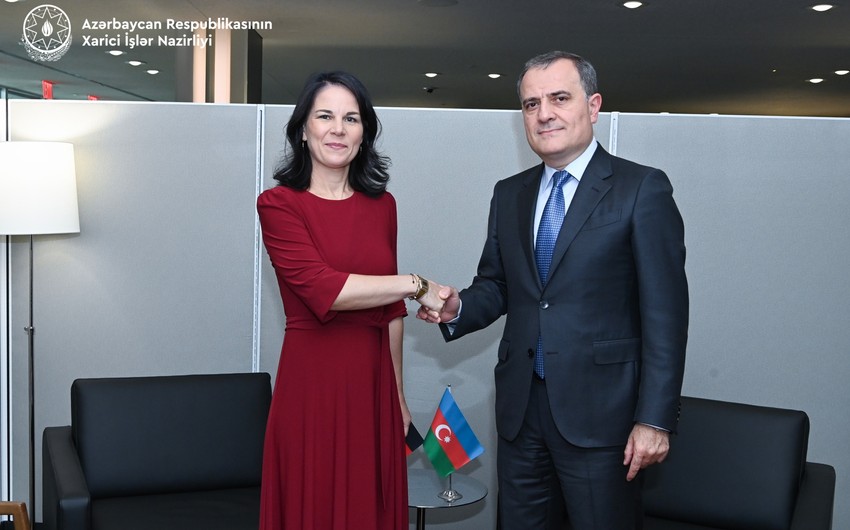 Ceyhun Bayramov Annalena Berbok ilə Azərbaycanın sülh səylərini müzakirə edib - YENİLƏNİB