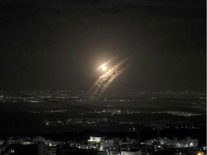 Yaxın Şərqdə raket müharibələri: İran İsraili vurdu, İsrail Livana hücum etdi