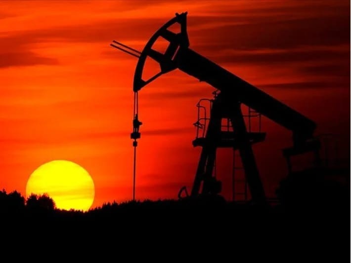 Nigeriya xam nefti yerli valyutada satmağa başlayıb