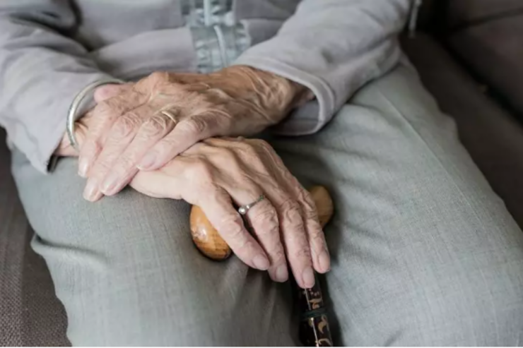 Bakıda 79 yaşlı qadını aldadıb 20 min manatını aldılar