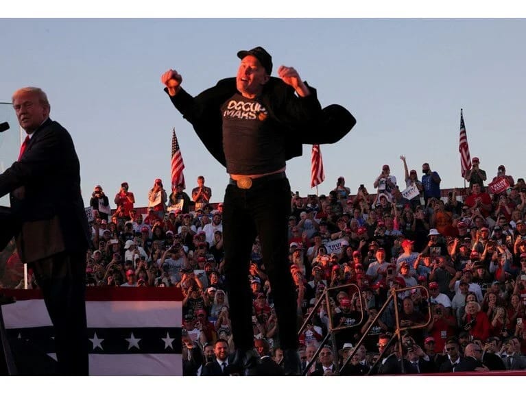 Tramp mitinqində Mask küləyi! Onun tullanan görüntüləri internetdə yayılıb 
