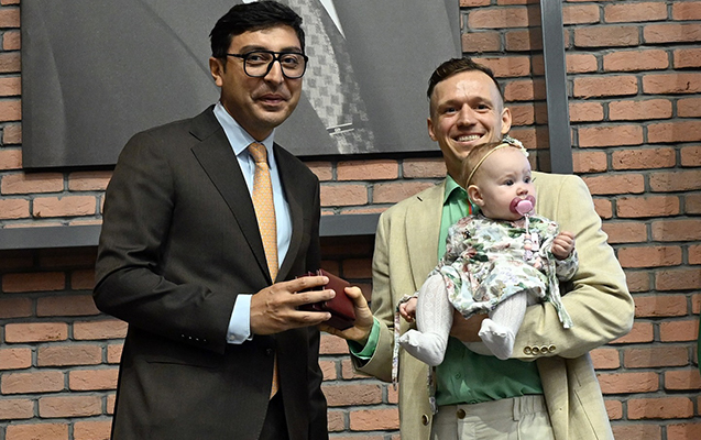 Nazir paralimpiyaçılarımıza orden və medalları təqdim etdi - Fotolar