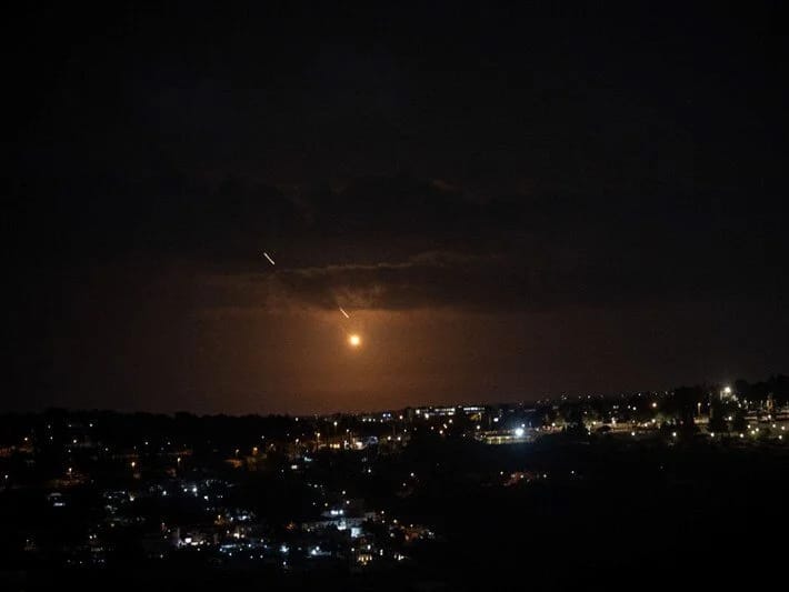 Hizbullah 180 raketlə İsrailin şimalını hədəfə alıb