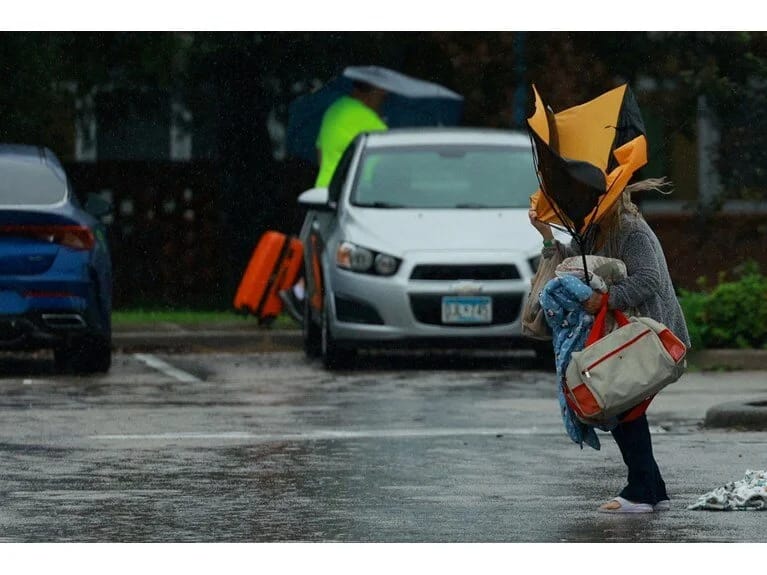 Milton qasırğası Florida sahillərinə çatıb: 230 km küləklə hər yeri məhv edə bilər!