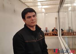 Həyat yoldaşının boğazını kəsmək istəyən şəxs: 