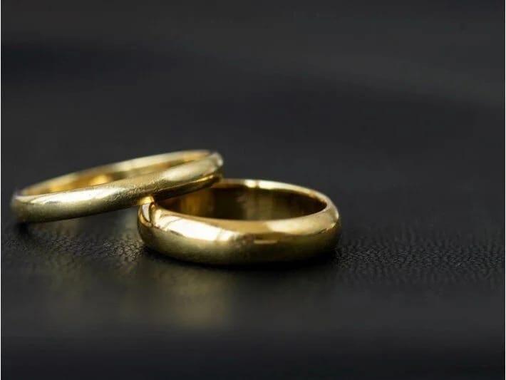 Qasırğa 10 il əvvəl itirilmiş nikah üzüyünü geri gətirdi