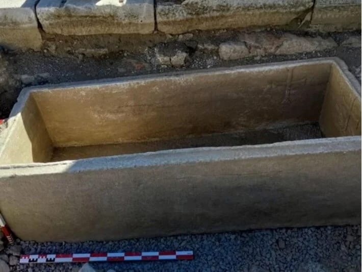 Efesdə aşkar edilən məzarda qladiator tapılmadı: 12 kişi və qadının sümükləri tapıldı