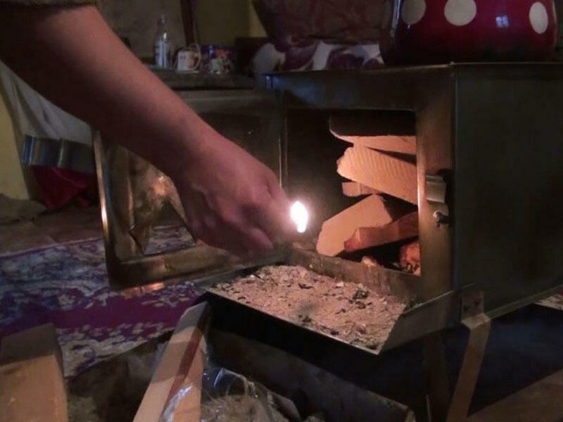 Azərbaycanda FACİƏ: Ata odun sobasına benzin atdı, iki yaşlı oğlu yanıb öldü - YENİLƏNİB