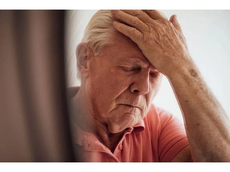 Alimlər açıqladı: Yalnızlıq demans riskini artırır!