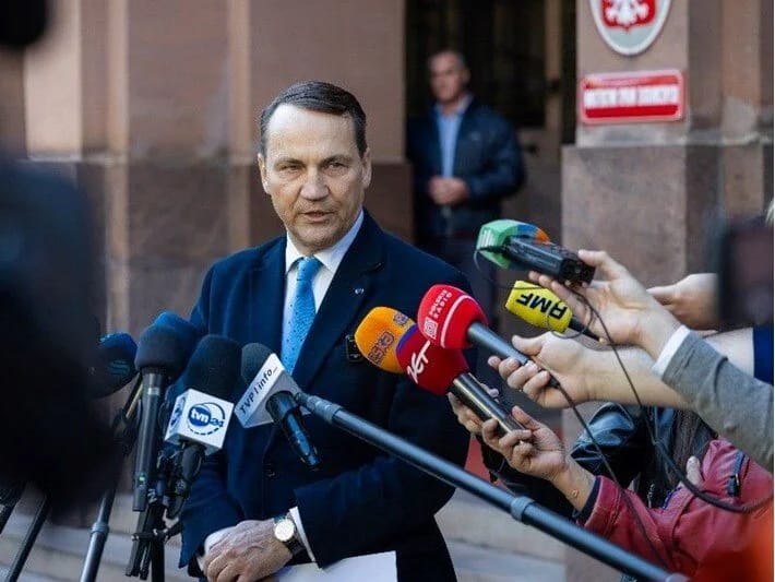 Polşa Rusiya konsulluğunu bağlamaq qərarına gəlib