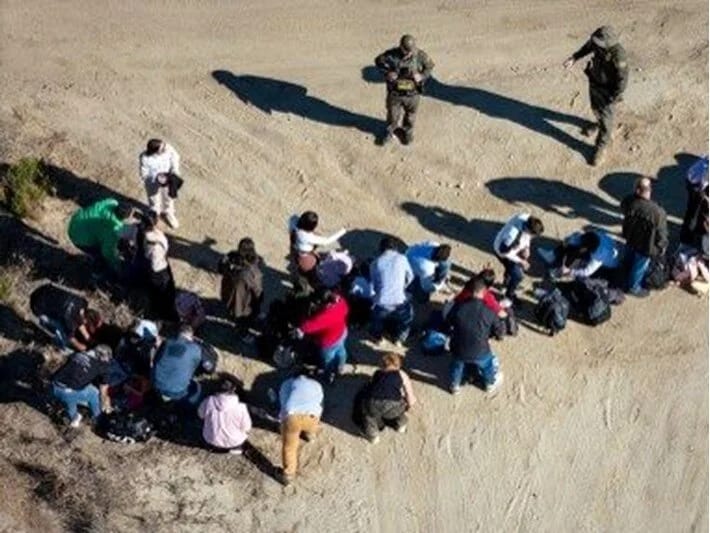 Meksika yolunda qeyri-qanuni türklər: 55 min türk keçmək istədi, onlardan 15 mini həbsdədir