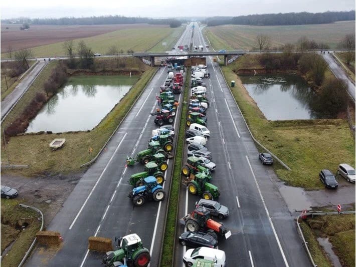 Fransadakı fermerlərin həmkarlar ittifaqlarından yeni hərəkat siqnalı