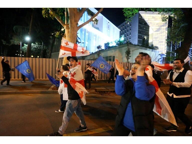 Gürcüstanda seçki böhranı: Rusiyapərəst “Gürcü arzusu” qalib gəldi, Aİ-ni dəstəkləyən prezident insanları küçələrə çağırdı