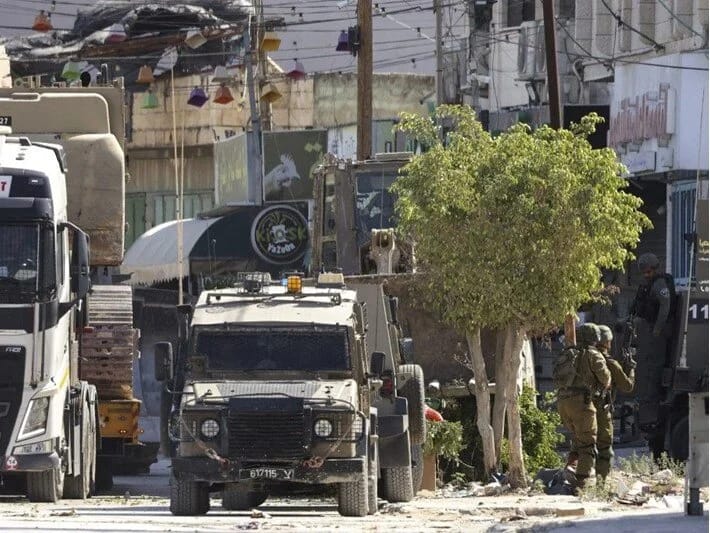 İkinci hücum: Qüdsün şimalında bir şəxs avtomobillə İsrail əsgərlərinin üzərindən keçməyə cəhd edib