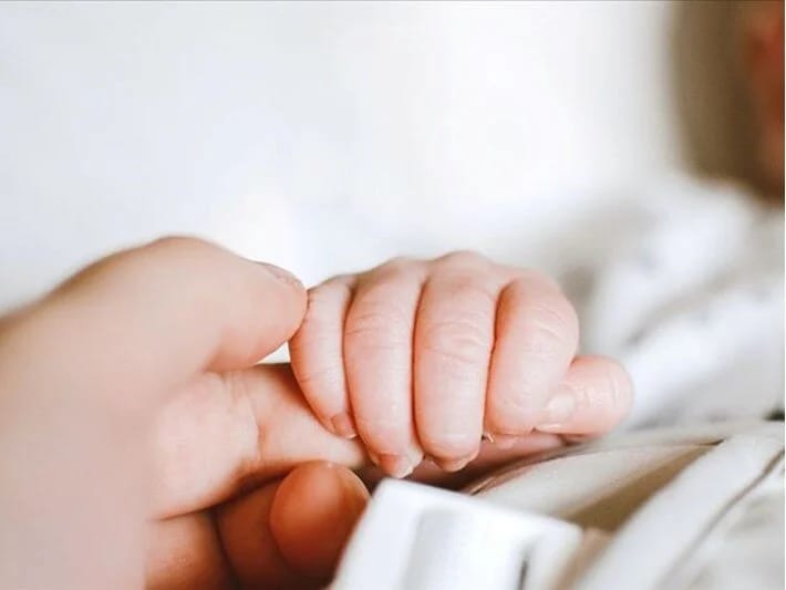 KKTC-də yeni doğulan körpələrin yeməyinə saf spirt qoydular: Bir körpə öldü, altı körpə intubasiya edildi