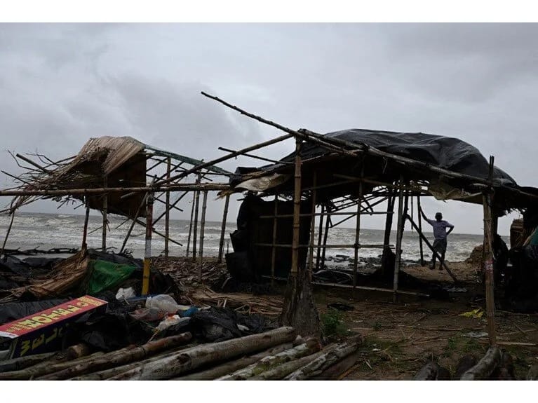 Hindistanda Dana qasırğası: 4 nəfər ölüb 