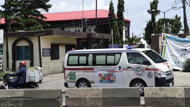 Nigeriyada 3 mərtəbəli bina uçub: 7 nəfər ölüb, 2 nəfər yaralanıb 
