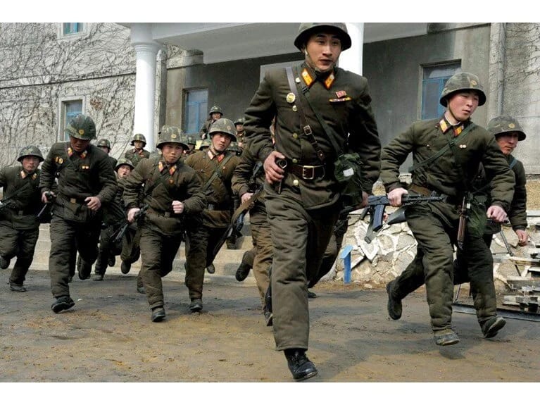 Şimali Koreya əsgərləri ilk dəfə döyüş meydanında: “Onlar cəbhə xəttində vuruşacaqlar”