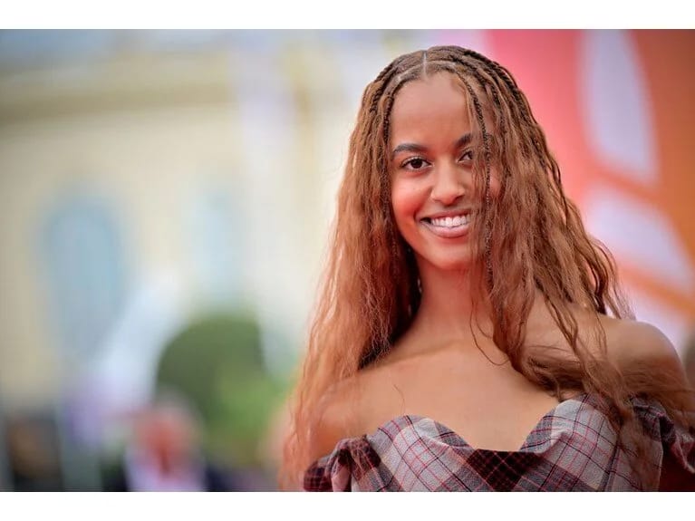 ABŞ-ın keçmiş prezidenti Obamanın qızından diqqətçəkən qərar: Atasının soyadını işlətmir!