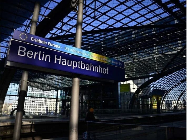 Qatar stansiyasında partlayıcı həyəcanı: Polis şübhəlini axtarır 