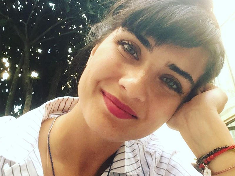 Məşhur aktrisanın Parisdə yaşayan əkiz qızları - VİDEO